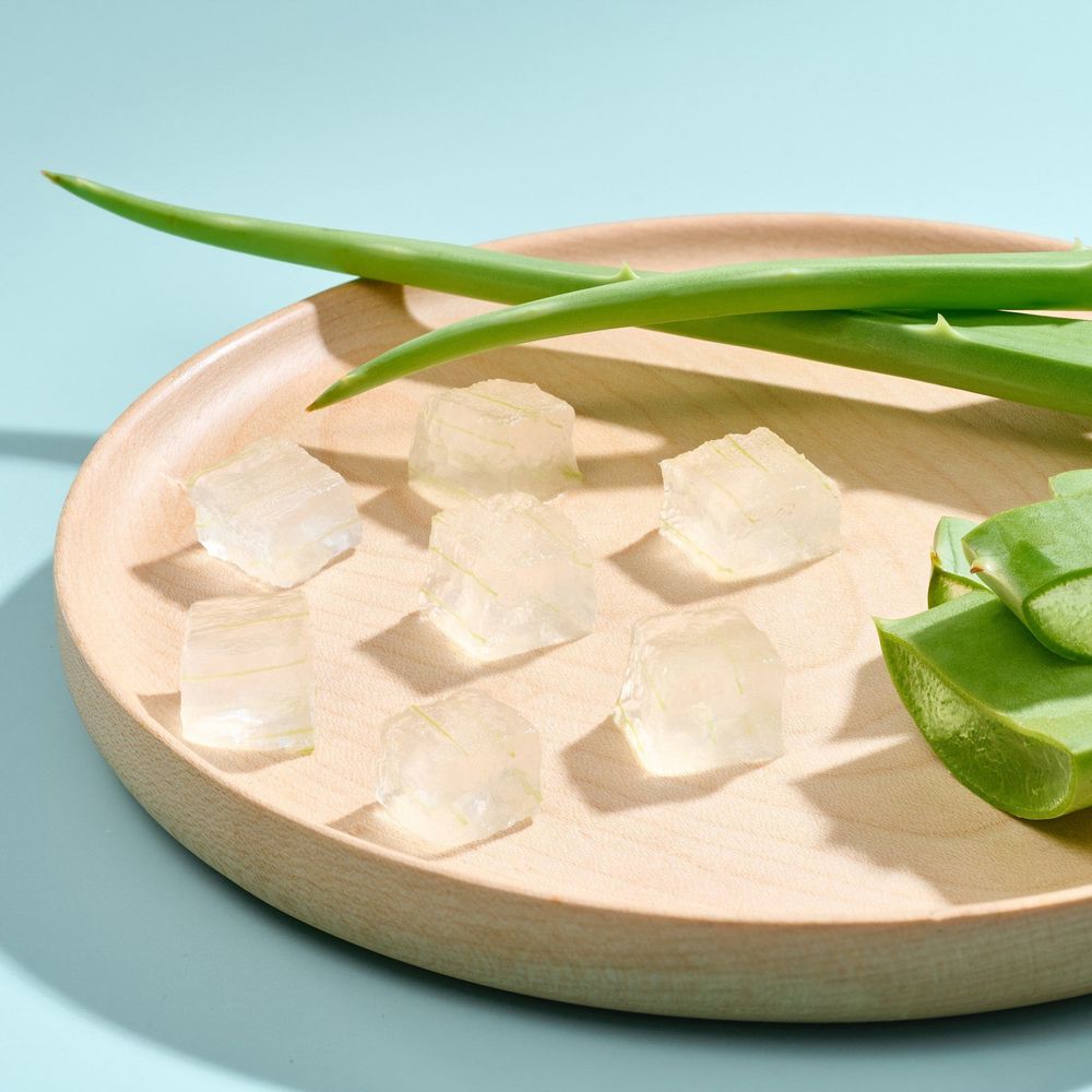 Các khối thạch nha đam mát rượi mà vẫn giòn luôn là món giải khát được mọi người yêu thích