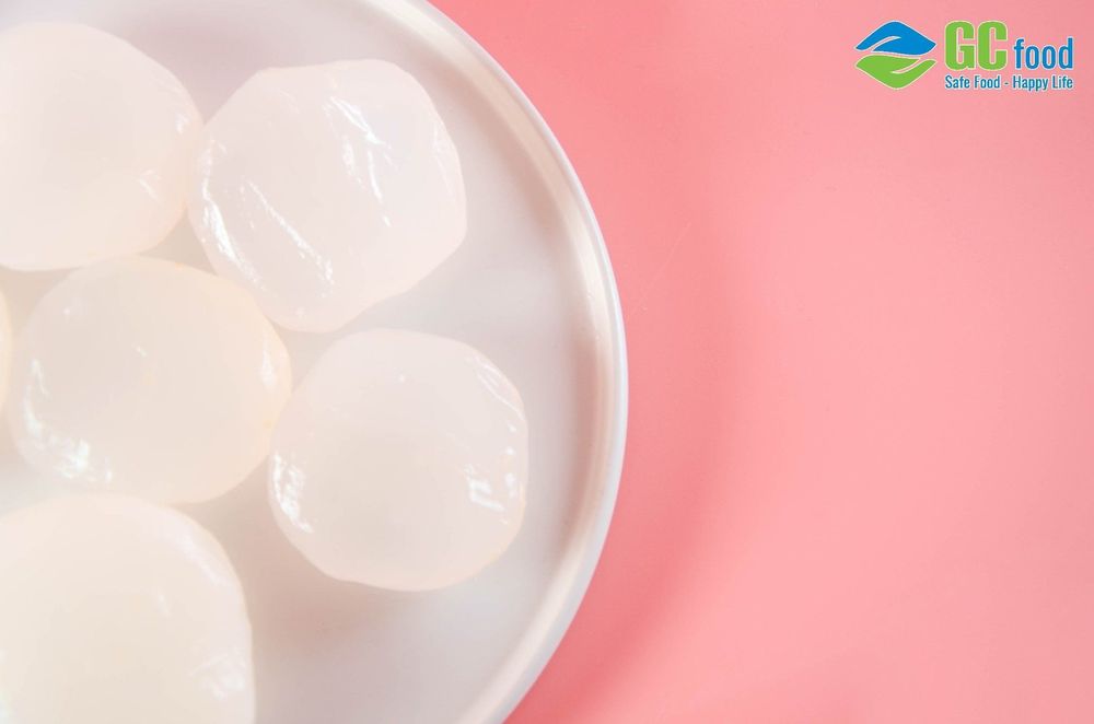 Với cách làm thạch dừa viên đơn giản, chị em có thể làm ra một loại topping thơm ngon và an toàn cho những ly trà sữa, sữa chua của gia đình