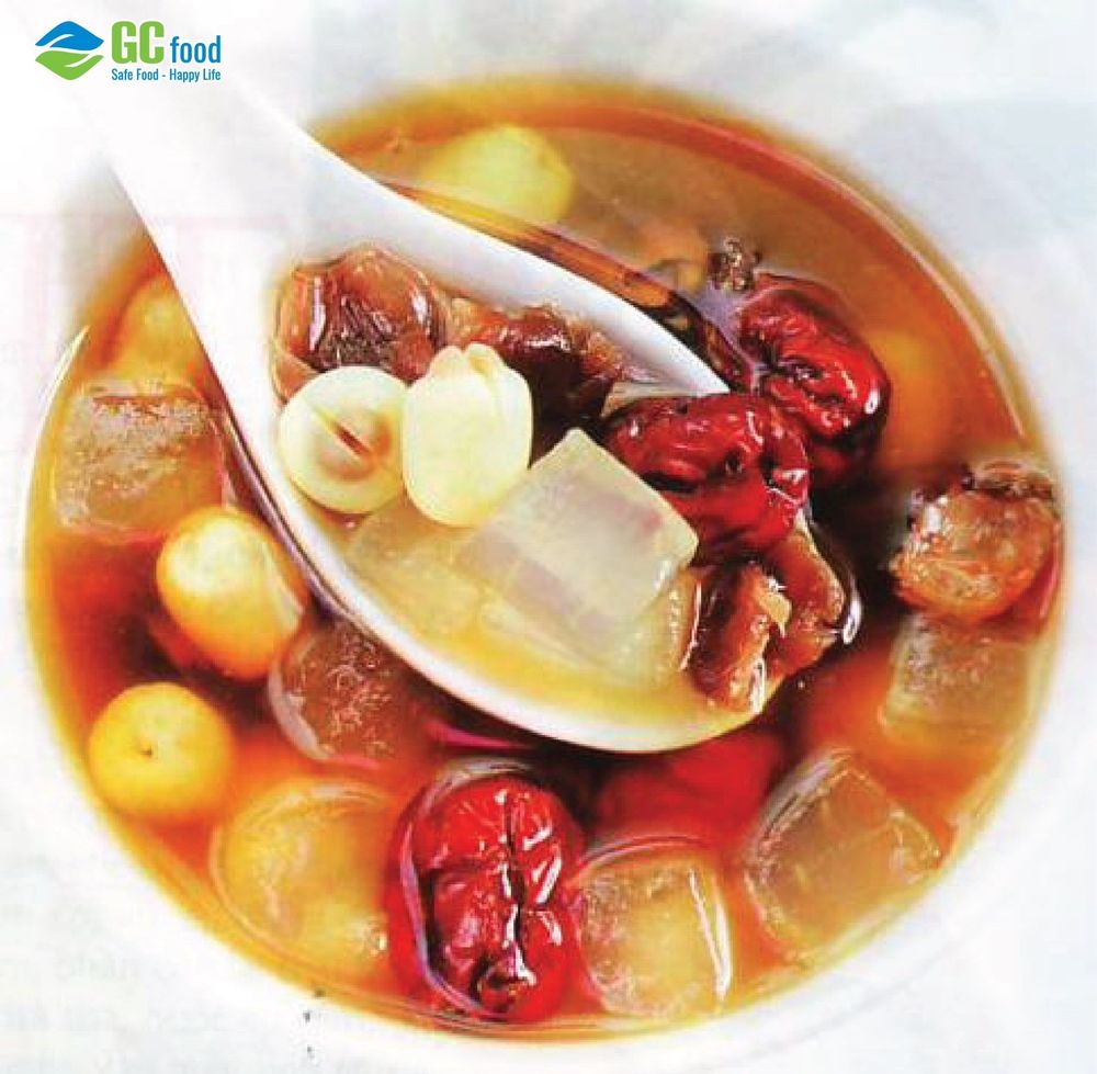 Chè nha đam táo đỏ có tác dụng bổ máu, hỗ trợ làm đẹp da.