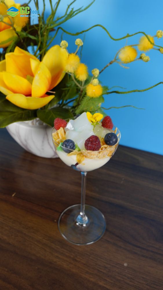 Thạch dừa có thể được thêm vào các đồ ăn nhẹ lành mạnh để tăng hương vị hấp dẫn.
