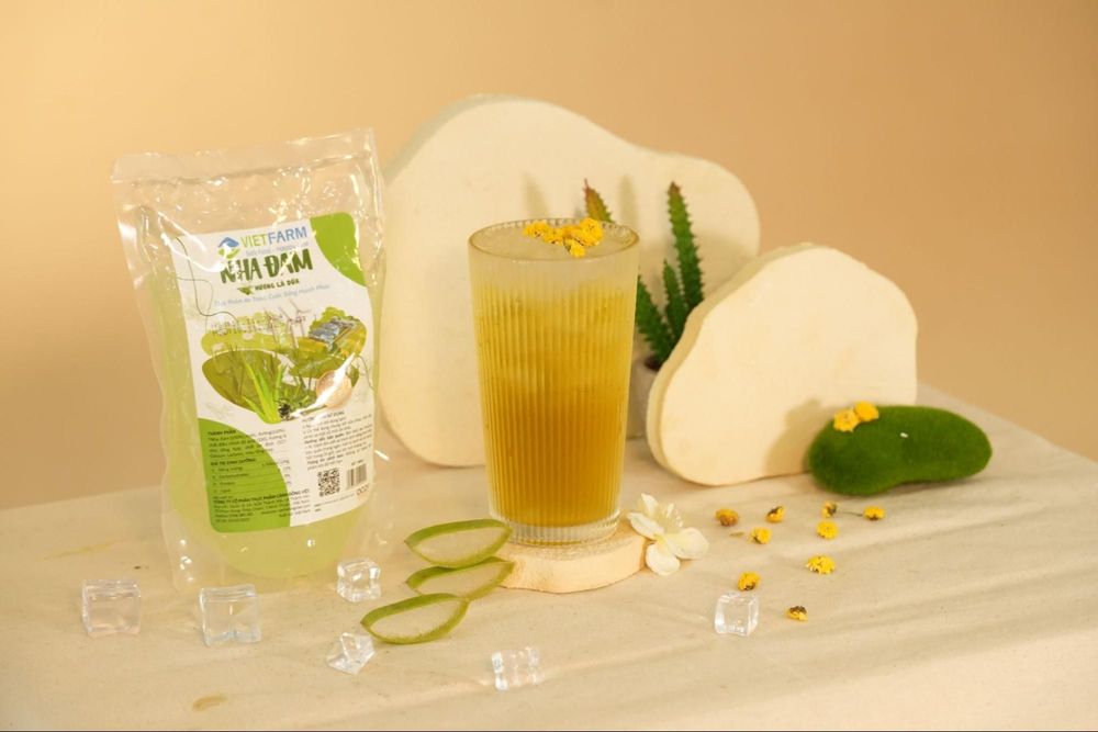 Just mix natural aloe vera with your favorite fruit juice, and you’ve got a tasty drink that helps ease acid reflux.