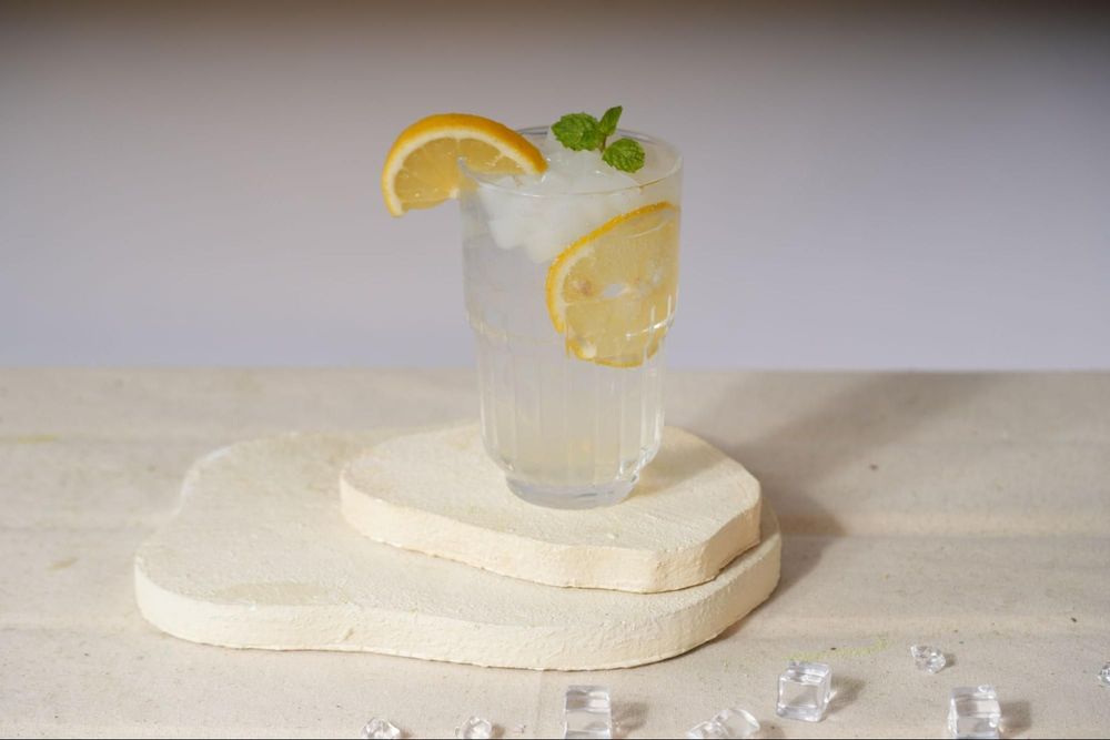 By following the raw nata de coco recipe above, you can easily make a refreshing and cooling dessert.