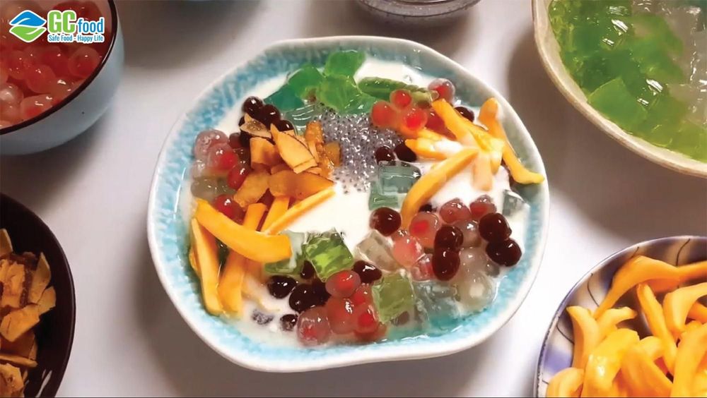 Making jackfruit, coconut jelly, and boba sweet soup is super easy and can be done right at home.