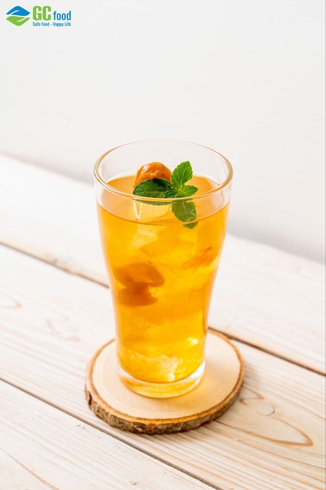 Sweet and refreshing peach tea with coconut jelly is a perfect choice for simple homemade drinks.
