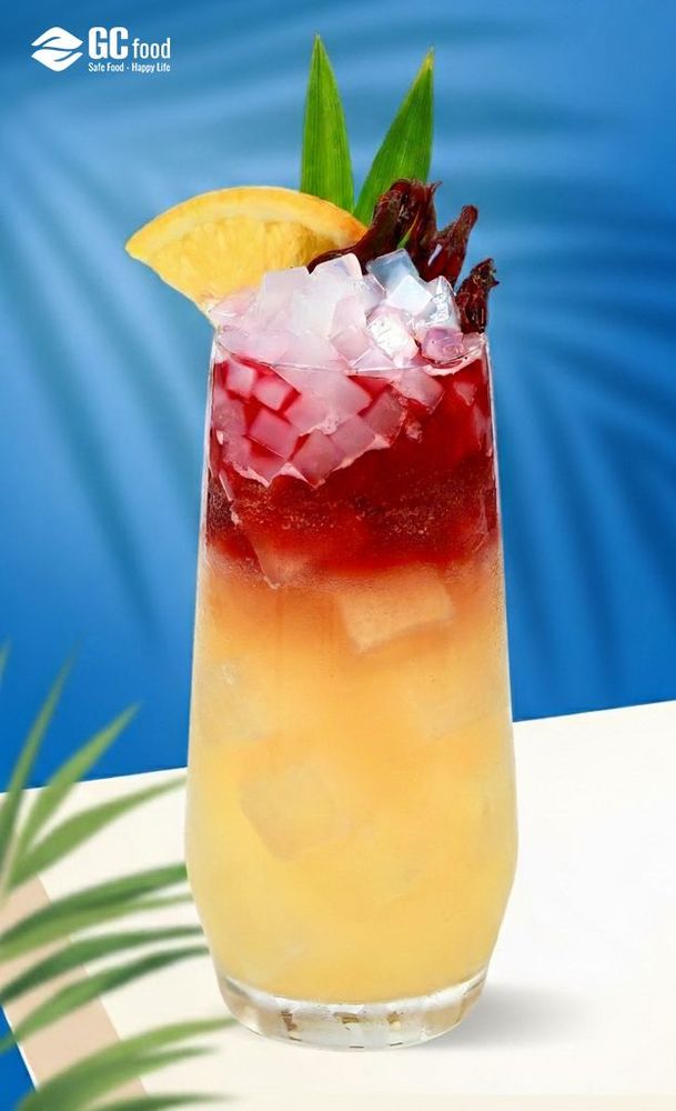 Trà đào Hibiscus thêm thạch dừa thanh mát cực hợp trong ngày hè.