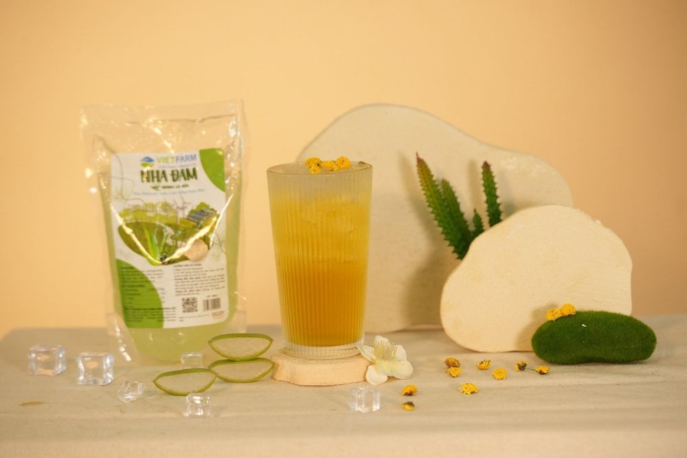 You can drink smoothies or ready-to-drink aloe vera beverages from GC Food to help replenish your body’s water and minerals.