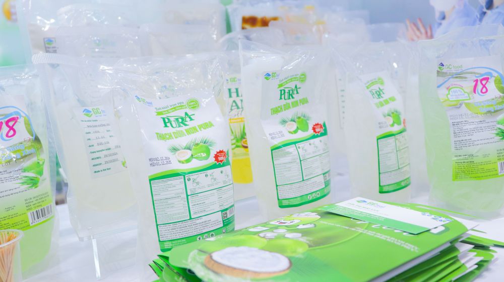Thạch dừa GC Food được làm từ nước dừa Bến Tre, trải qua công nghệ thanh trùng hiện đại.