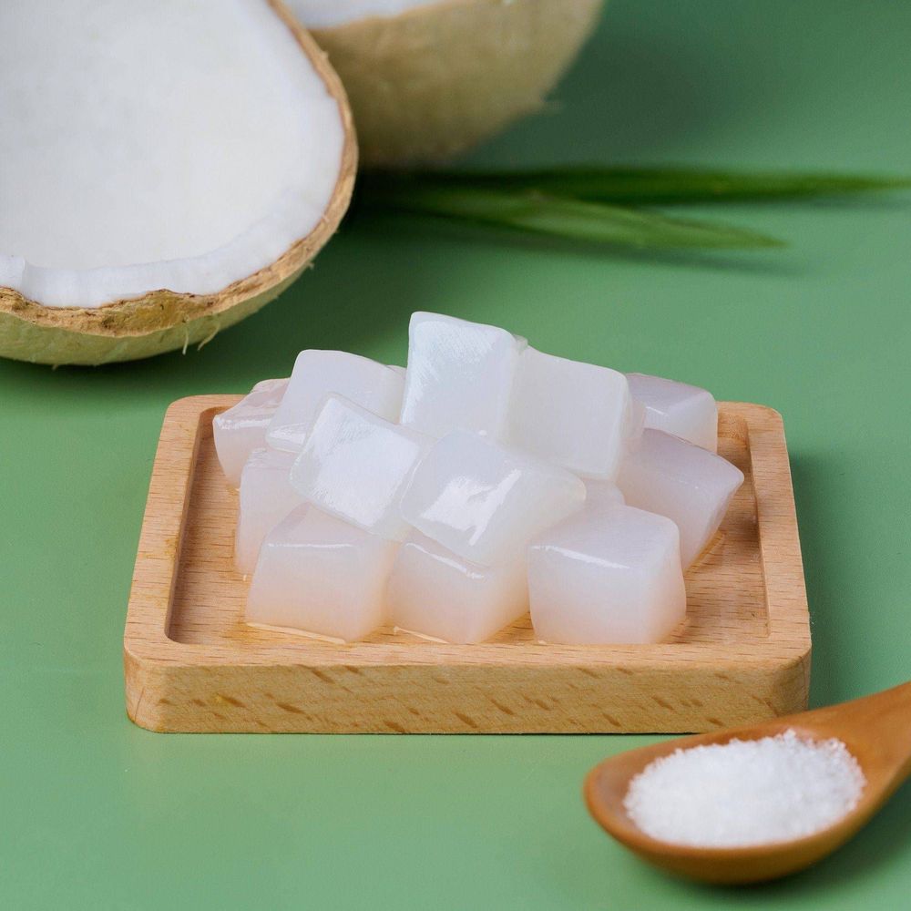 There’s also a more exciting twist by adding a layer of nata de coco (coconut jelly) inside the agar mixture for a chewy surprise in every bite.