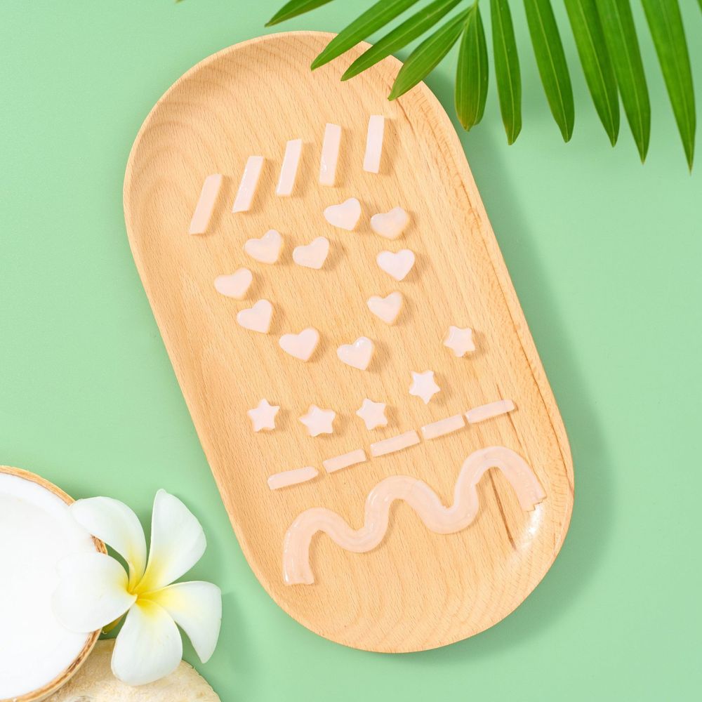 Khác với dạng viên vuông truyền thống, thạch dừa sợi mang lại cảm giác mới lạ cho những loại đồ uống thông thường.