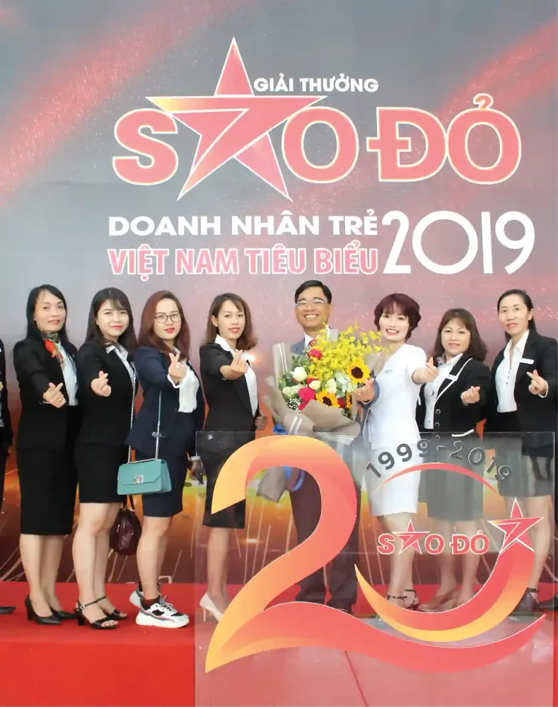 Giải thưởng Sao Đỏ - Doanh nhân trẻ Việt Nam tiêu biểu