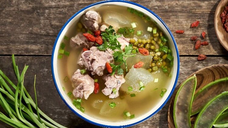Bật mí 03 công thức nấu canh nha đam mát lành, thanh ngọt tại nhà