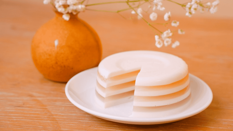 Crispy coconut jelly with cheese: A treat everyone will love