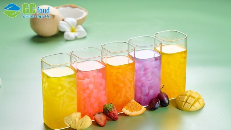 How to make strawberry milk tea with chewy coconut jelly at home