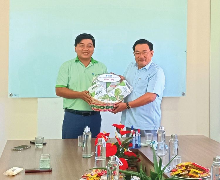 Lãnh đạo UBND tỉnh Ninh Thuận đến thăm VIETFARM nhân dịp đầu năm mới